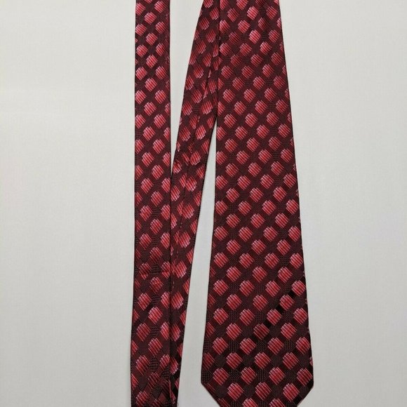 Karako Collection Red Geometric Silk Necktie - Picture 3 of 5